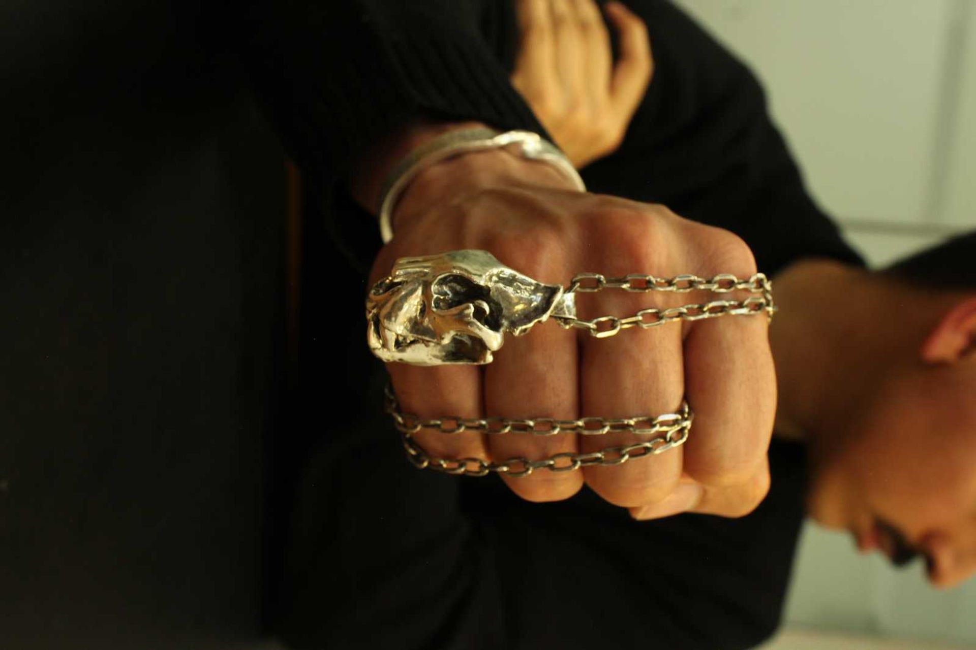 Presencia editorial Avalon: Alquimia Corporal. Joyería sobre el cuerpo.